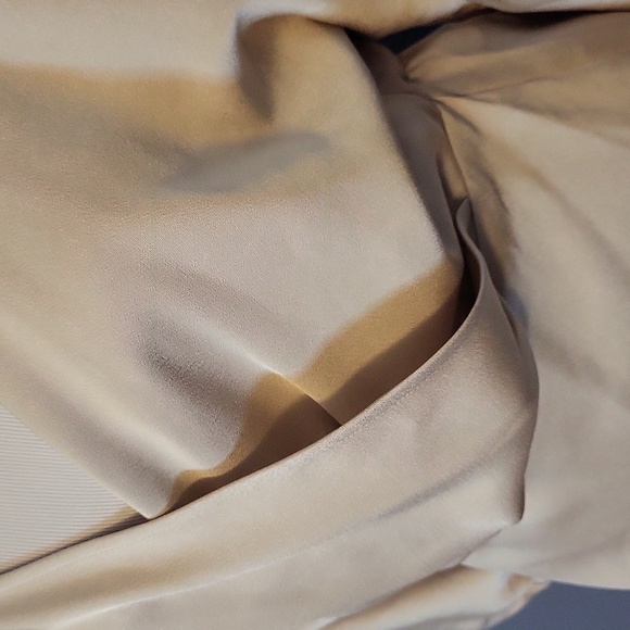 NWT Small Trina Turk Top Split Sleeve Oyster Shimmer Plunging V-Neck Wrap Peplum - Picture 2 of 6